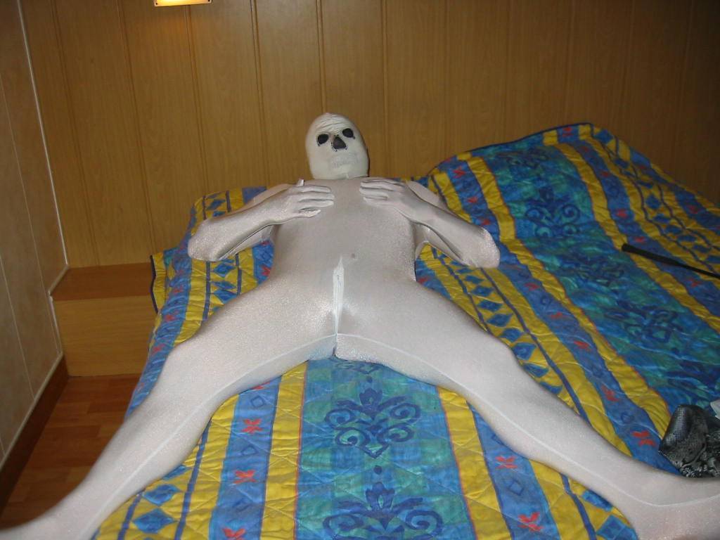 I_701_303_B_White_Zentai_Wh_Skull_mask_Far_Tits_WEB-WEB.jpg